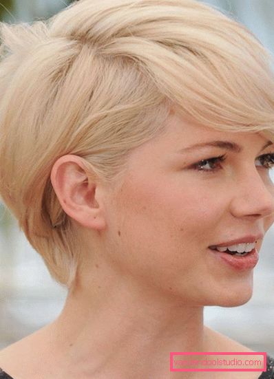 pixie прическа снимки блондинка